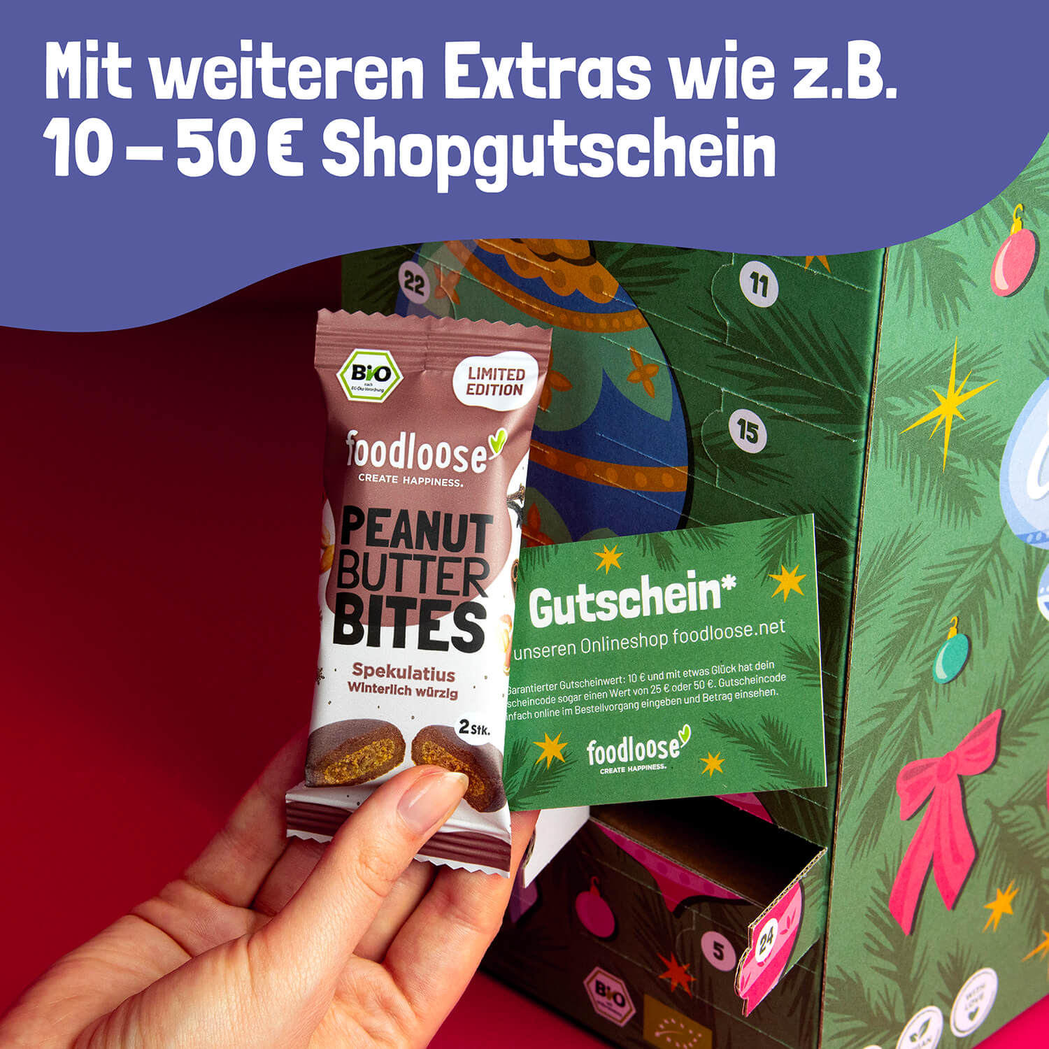 Hand hält Peanut Butter Bites und Foodloose-Gutschein, Hinweis auf Extras wie 10–50 € Shopgutschein im Adventskalender 2025.